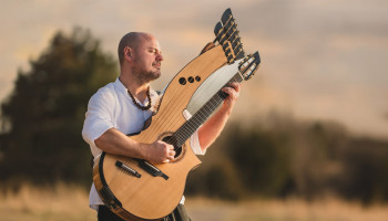 Andy McKee Artist Photo