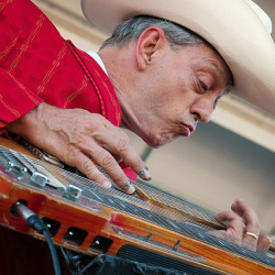 Junior Brown Artist Photo
