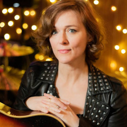 Laura Cantrell Artist Photo