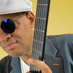 Raul Mid&oacute;n Artist Photo