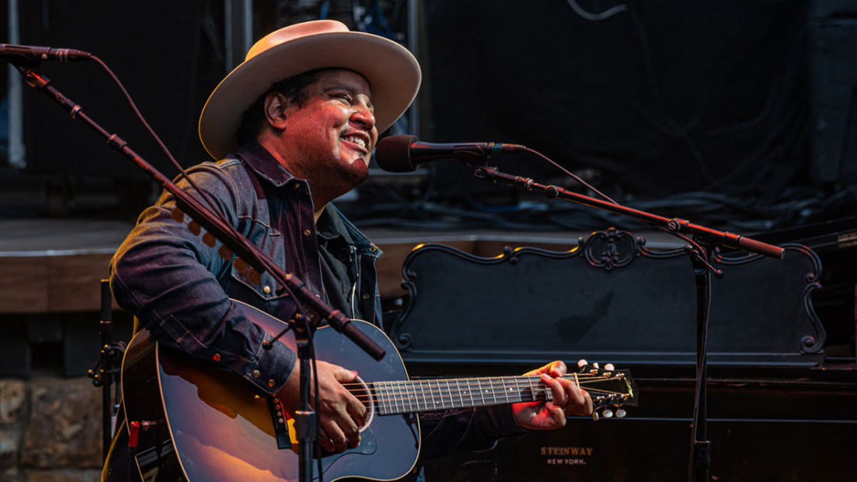 Chris Pierce – Museum of Making Music concert
